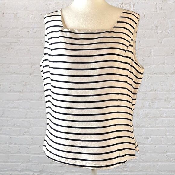 𝅺ISC 100% silk black and white horizontal striped top. Size medium. Sleeveless. - Picture 1 of 10